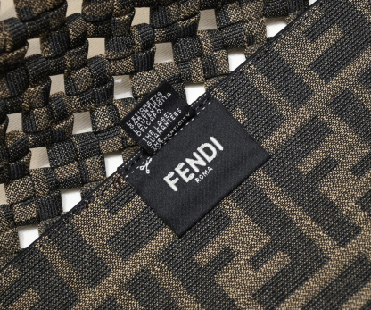 フェンディ「Fendi」FF Tote メディウム ショルダーバッグ
