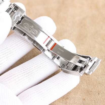 ロレックス「Rolex」 コスモグラフ デイトナ ホワイトゴールド&ブルーダイヤル メンズウォッチ40mm