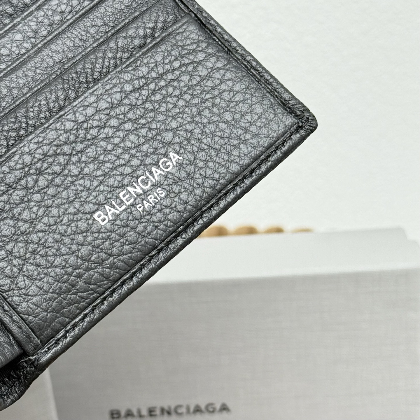 バレンシアガ「Balenciaga」 CASH スクエア折りたたみ財布
