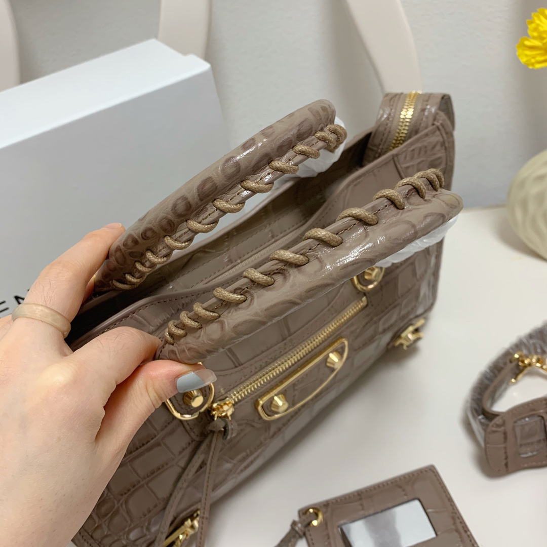 バレンシアガ「Balenciaga」Hourglass クロコダイルエンボス レザーバッグ