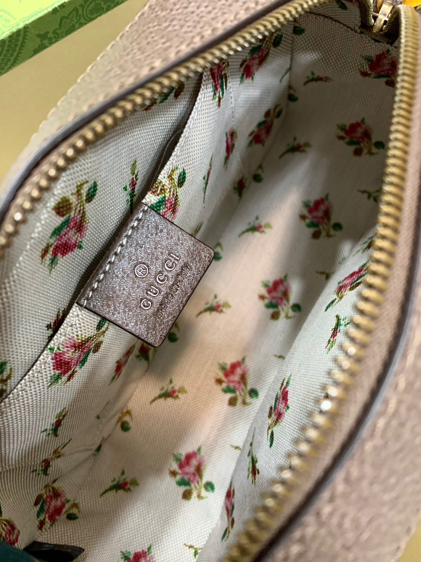 グッチ「Gucci」GG Supreme メッセンジャーバッグ