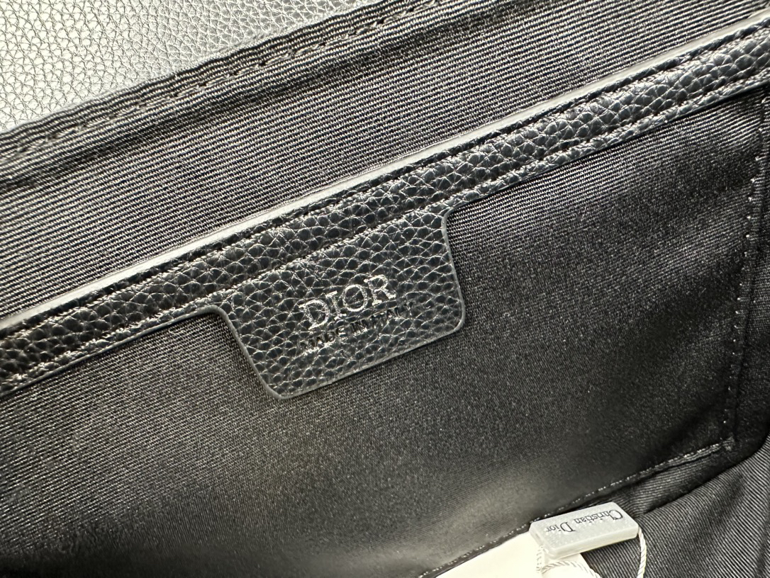 ディオール「Dior」サドル メッセンジャーバッグ