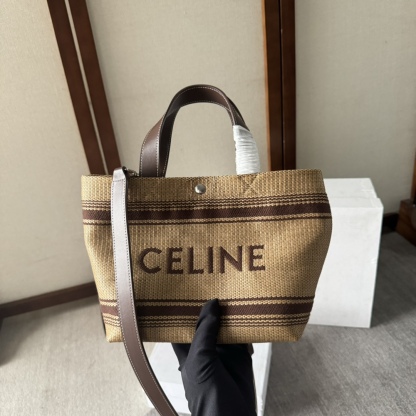 セリーヌ「Celine」Plein Soleilシリーズ ラフィアトートバッグ