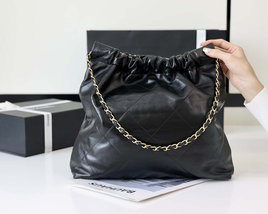 シャネル「Chanel」ショッピングトートバッグ レディース