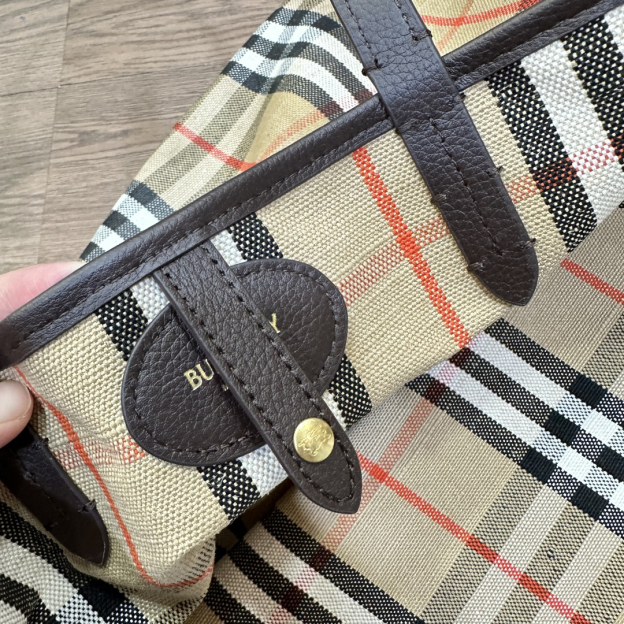 バーバリー「Burberry」Haymarketチェック トートバッグ（大容量ショッピングバッグ）