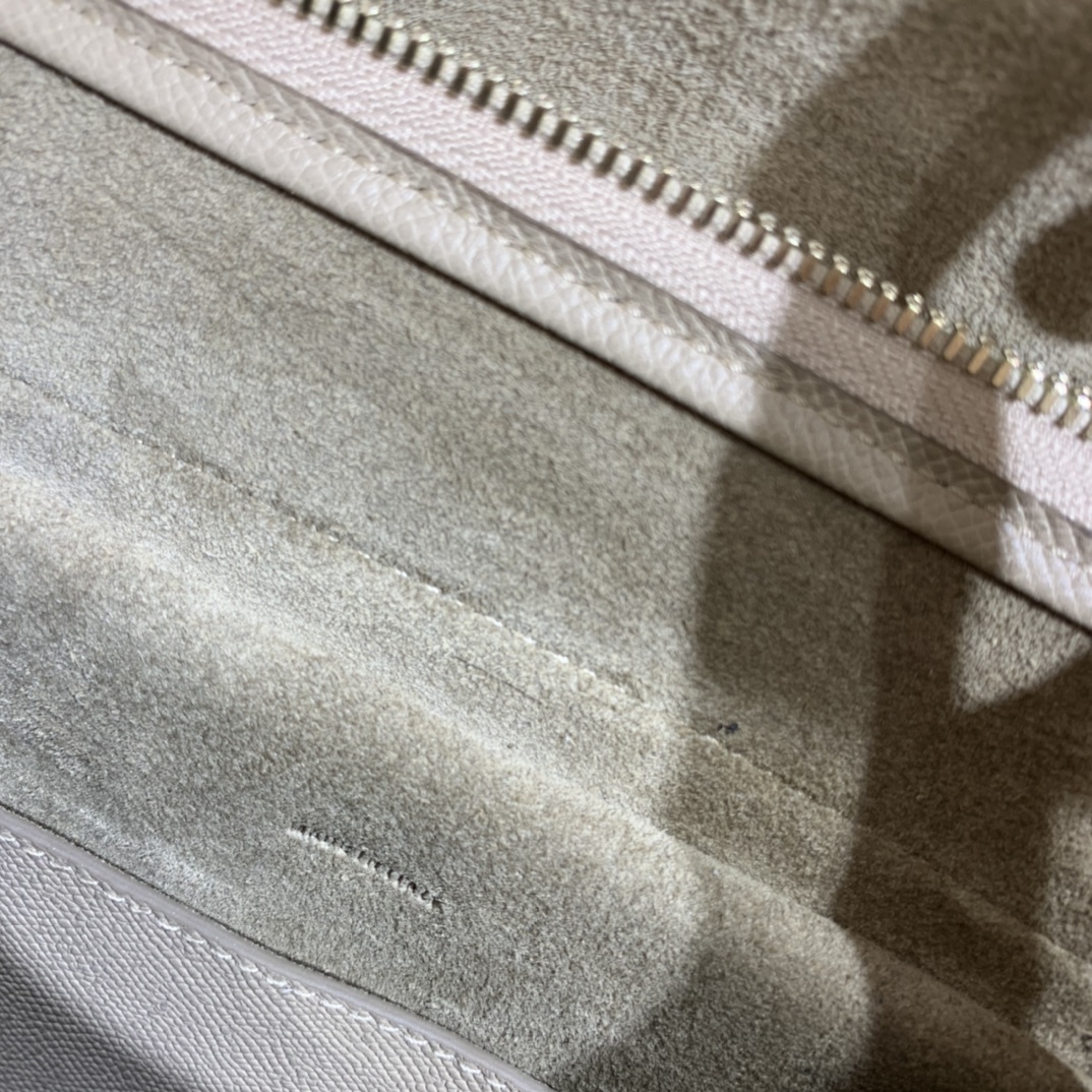 セリーヌ「Celine」Beltシリーズ マイクロサイズ レザーバッグ