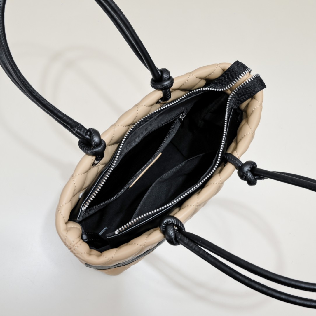 シャネル「Chanel」24A ヴィンテージ バスケットバッグ レディース ショッピングトート