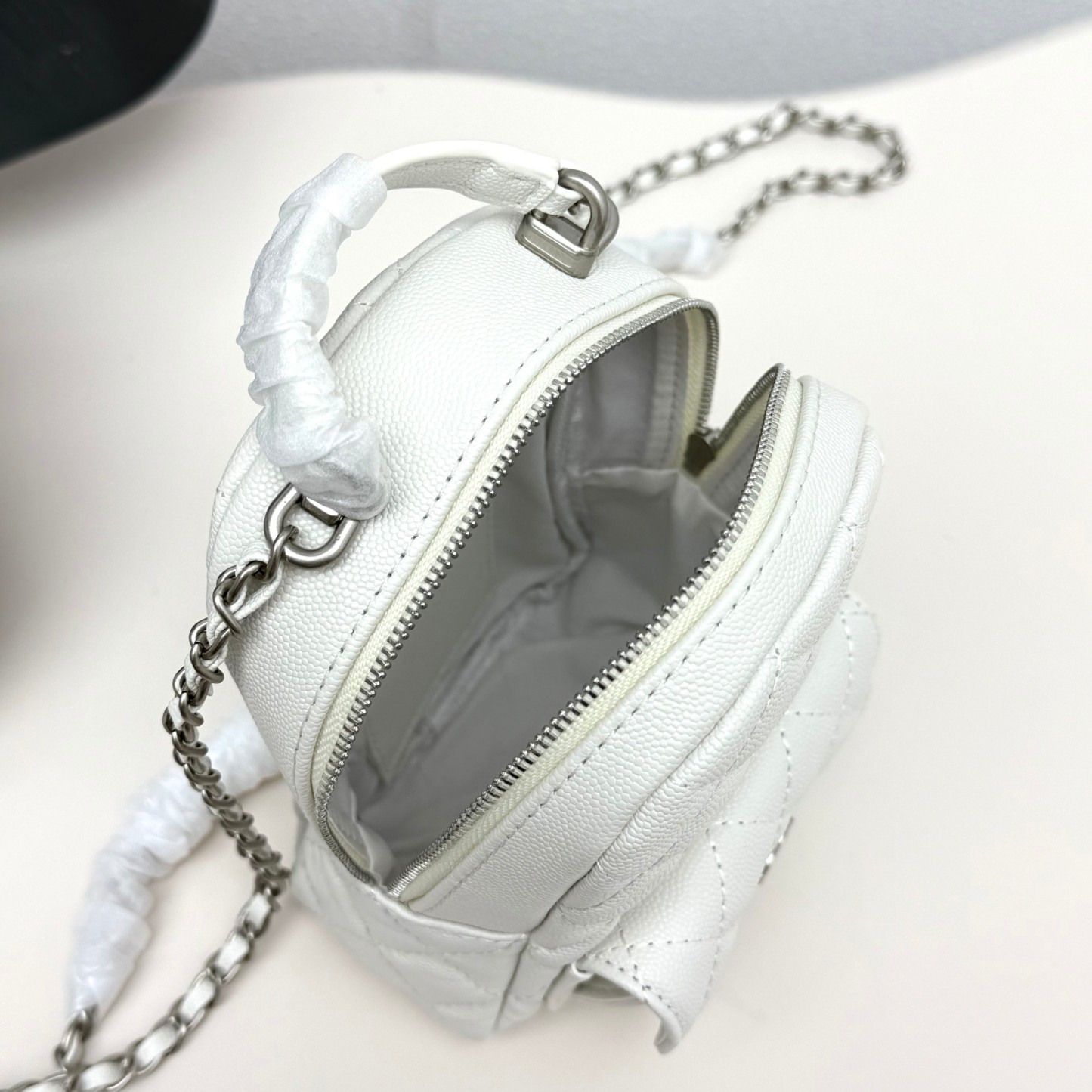 シャネル「Chanel」25C バックパック レザー ミニサイズ