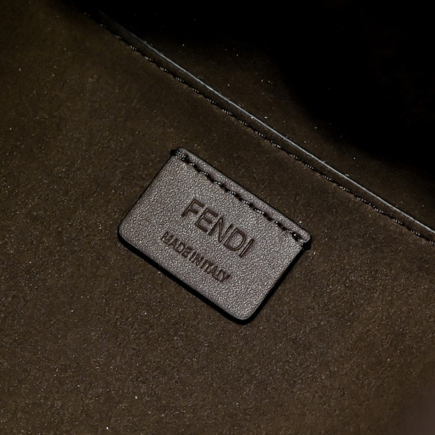 フェンディ「Fendi」オリガミ ミニ トランスフォーマブルバッグ