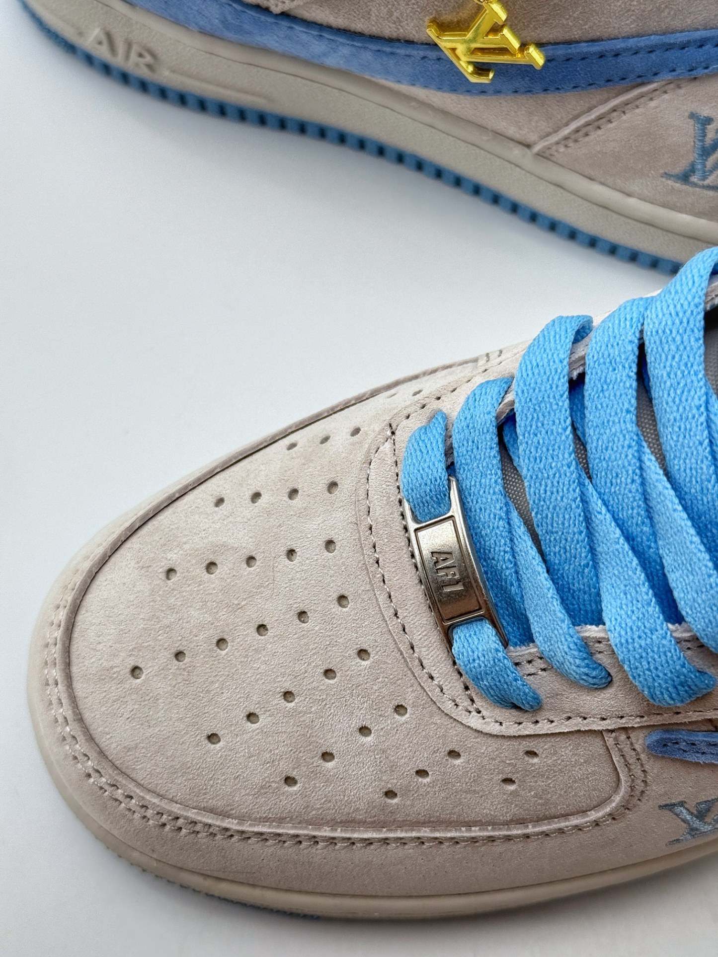 「コラボモデル」Louis Vuitton x Nike Air Force 1 Low スニーカー