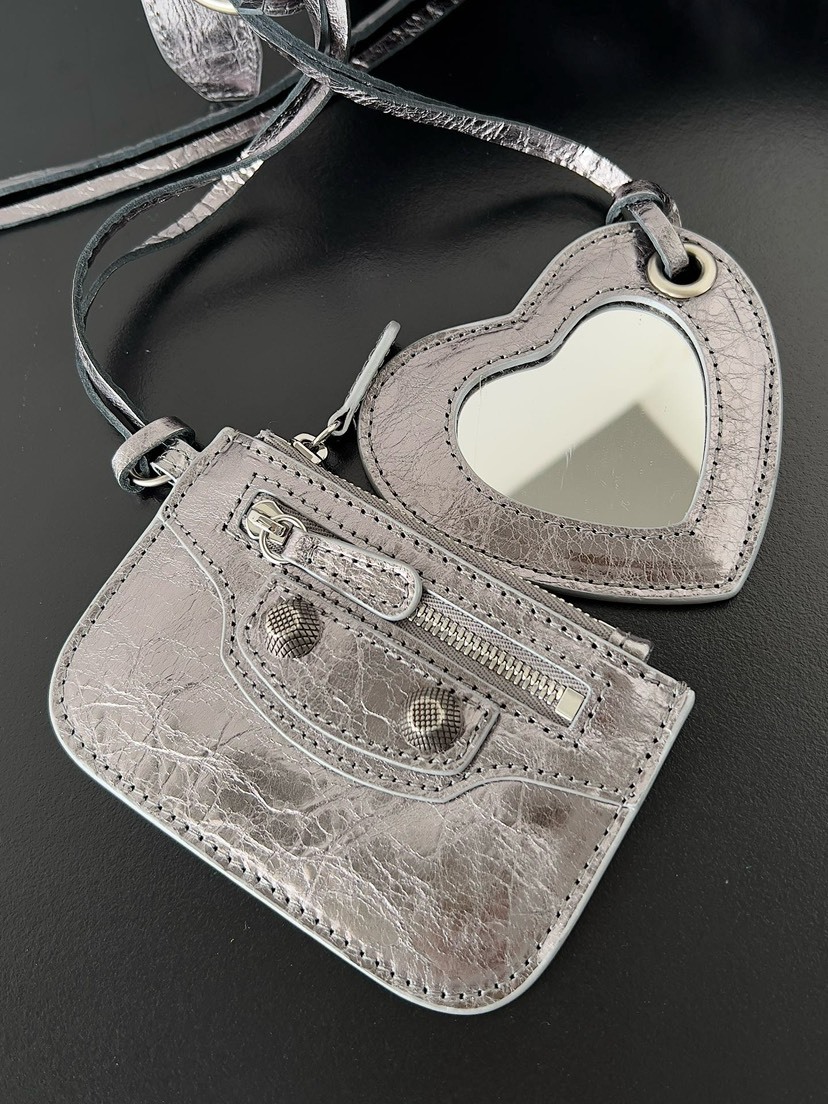 バレンシアガ「Balenciaga」ショルダーバッグ