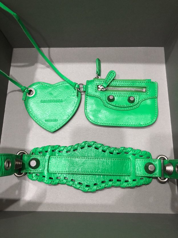 バレンシアガ「Balenciaga」アンダーアーム バッグ