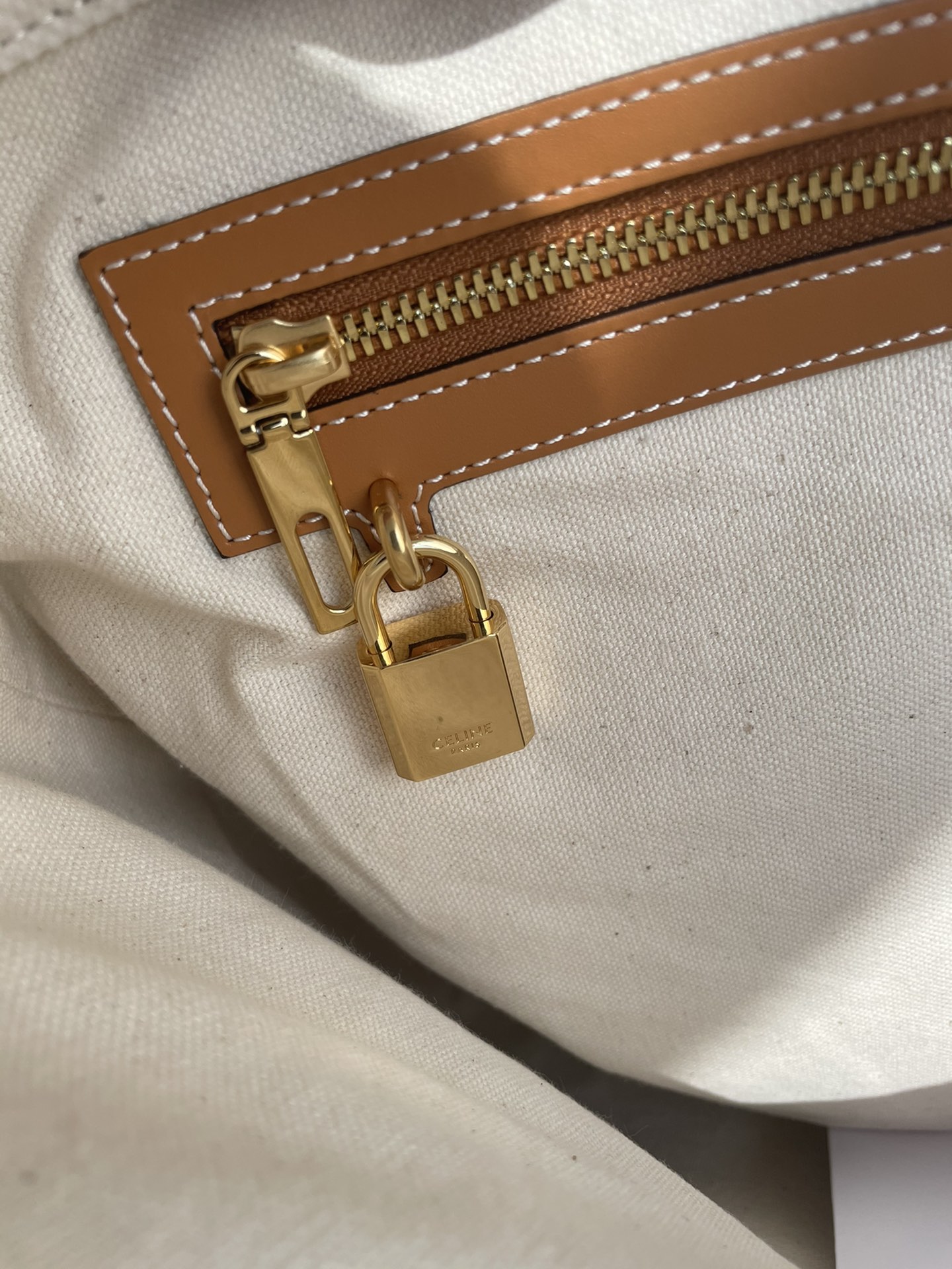 セリーヌ「Celine」CABAS最新シリーズ ラージトートバッグ