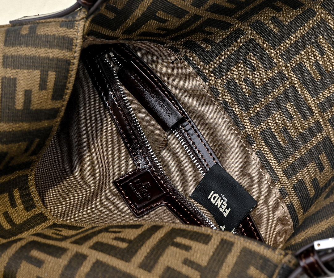 フェンディ「Fendi」vintage 法棍バッグ アンダーアームバッグ