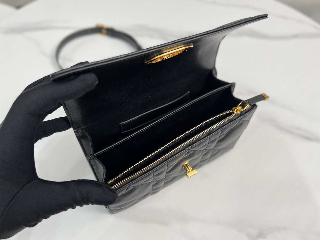 ディオール「Dior」ミス・カロ ミニバッグ ブラック ラムスキン カナージュ