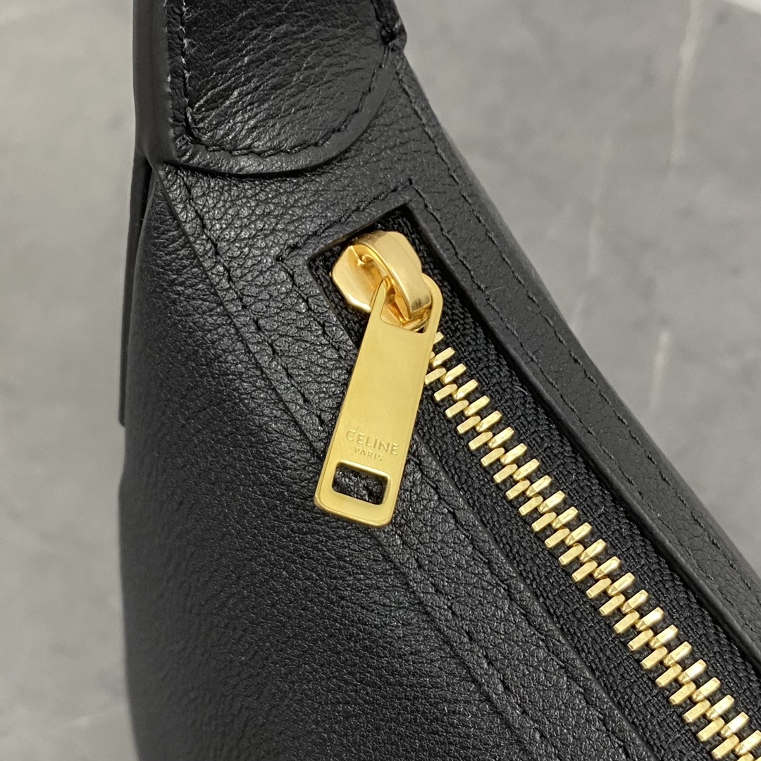 セリーヌ「Celine」新作 小サイズ HELOISE HOBO アンダーアームバッグ