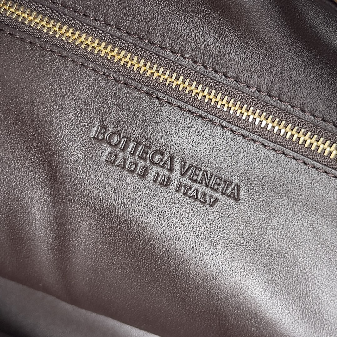 ボッテガ・ヴェネタ「Bottega Veneta」Jodie ショルダーバッグ