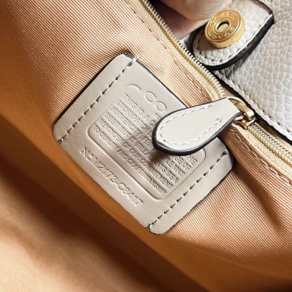 コーチ「Coach」シグネチャー ジャカード×レザー ショルダーバッグ