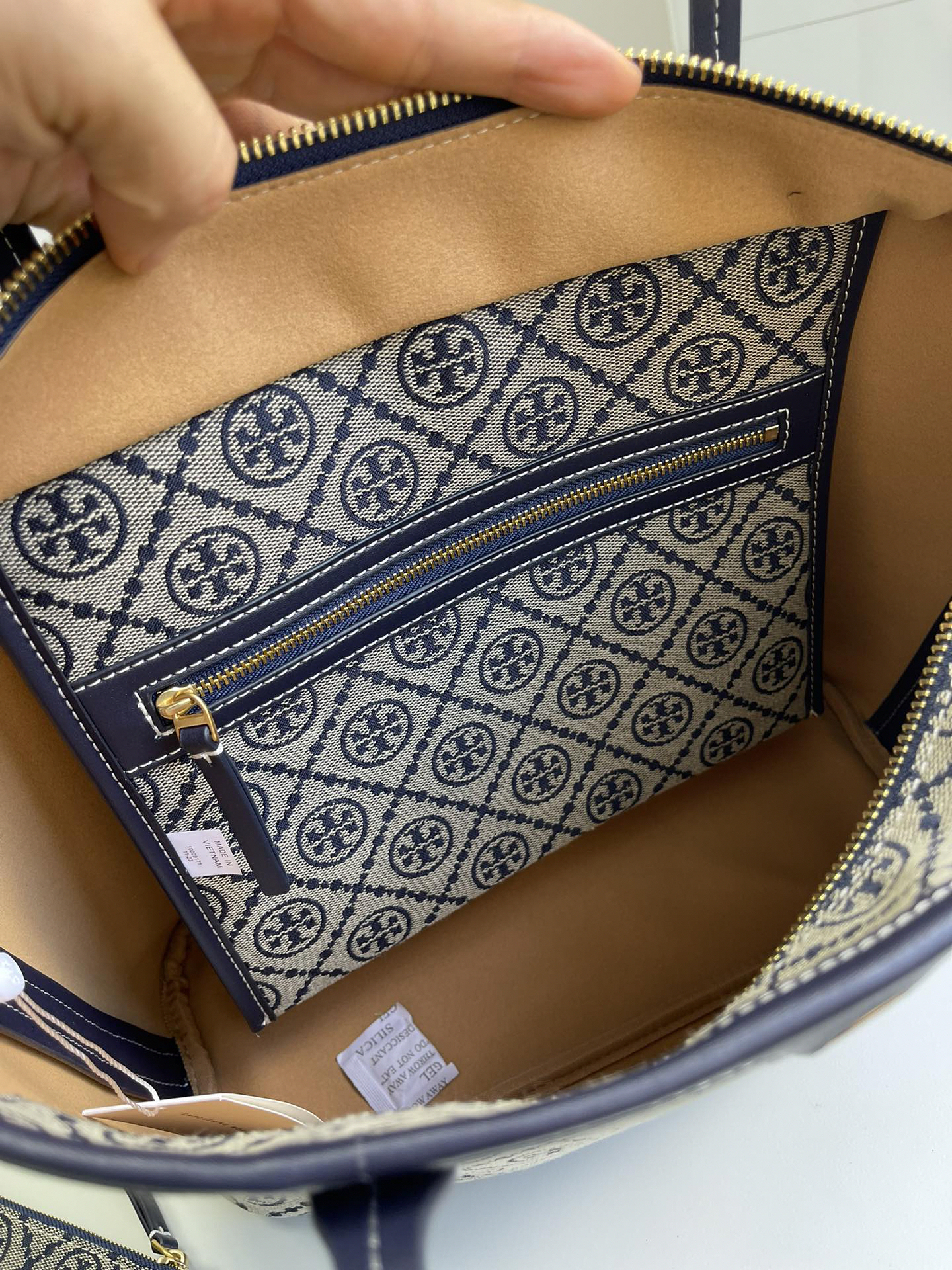 トリー バーチ「Tory Burch」 T Monogram ショッピングトート