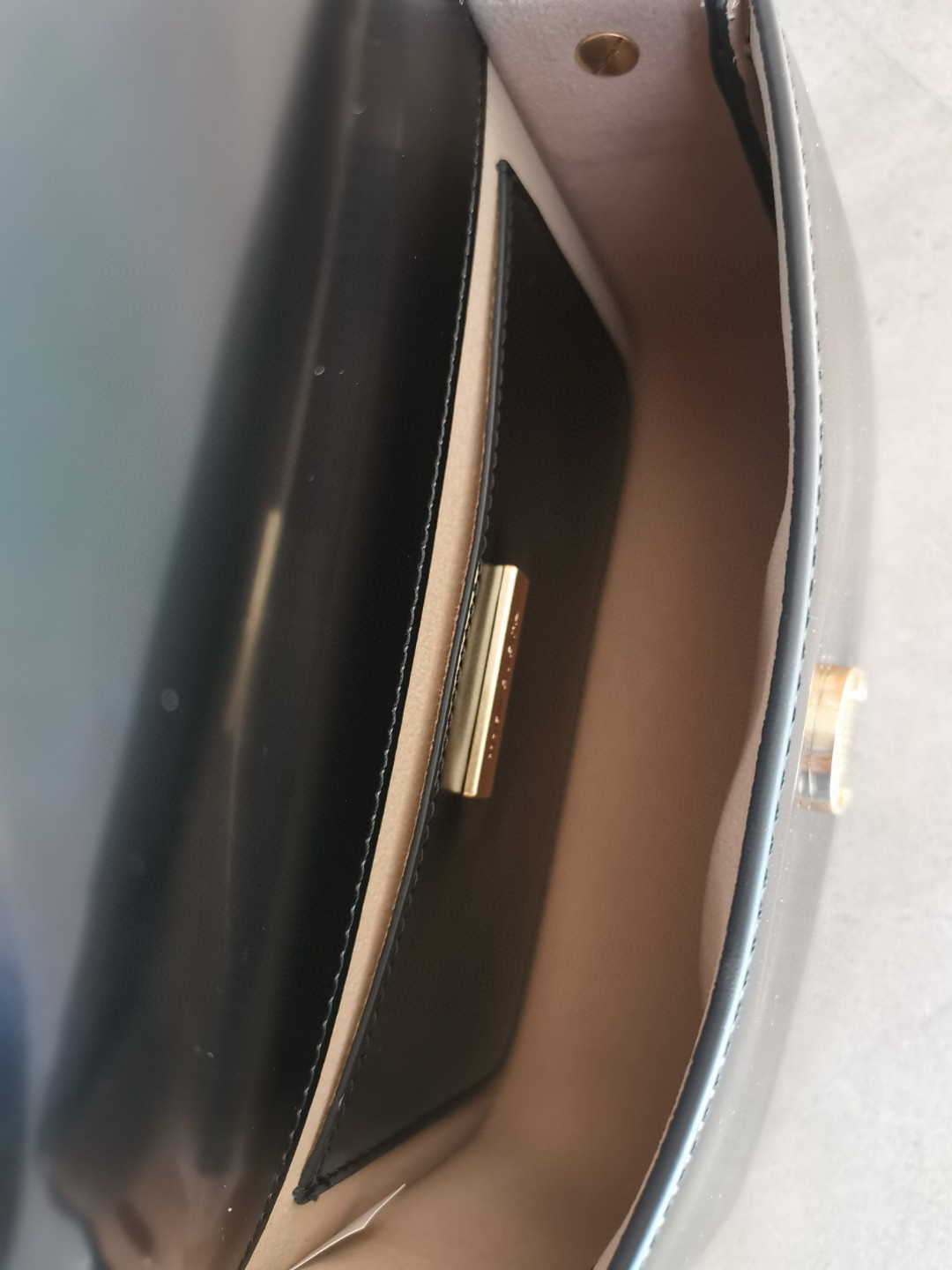 トリー バーチ「Tory Burch」ROBINSON 漆皮两用ショルダーバッグ