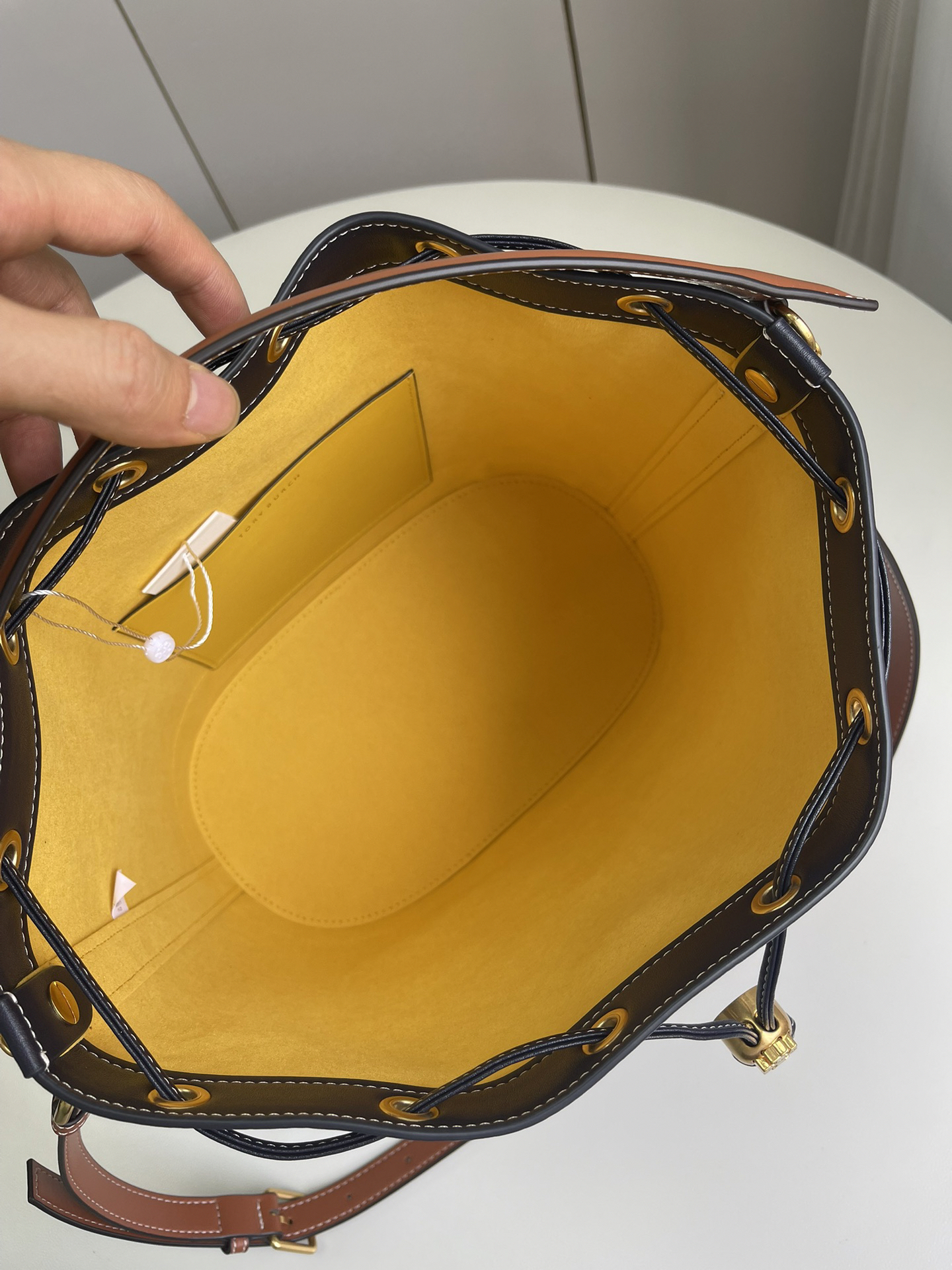 トリー バーチ「Tory Burch」 T Monogram バケットバッグ