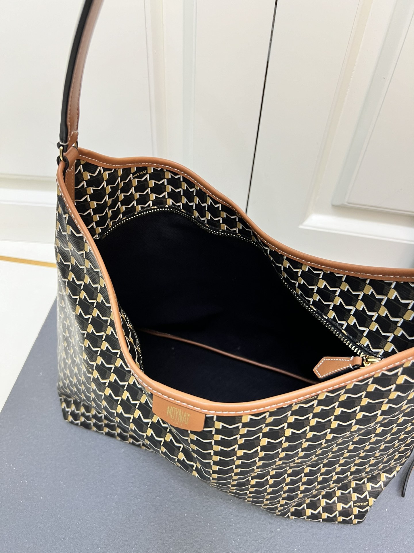 モイナ「Moynat」マルチウェイショルダーバッグ