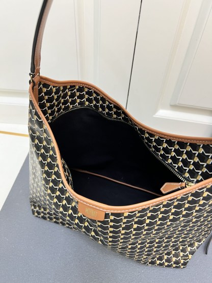 モイナ「Moynat」マルチウェイショルダーバッグ