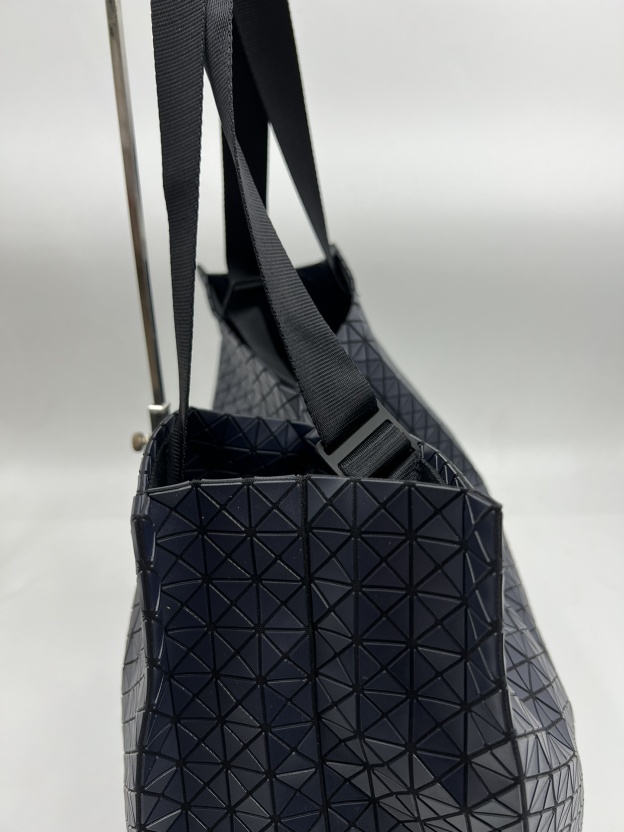 イッセイ・ミヤケ「Issey Miyake」ビジネストートバッグ