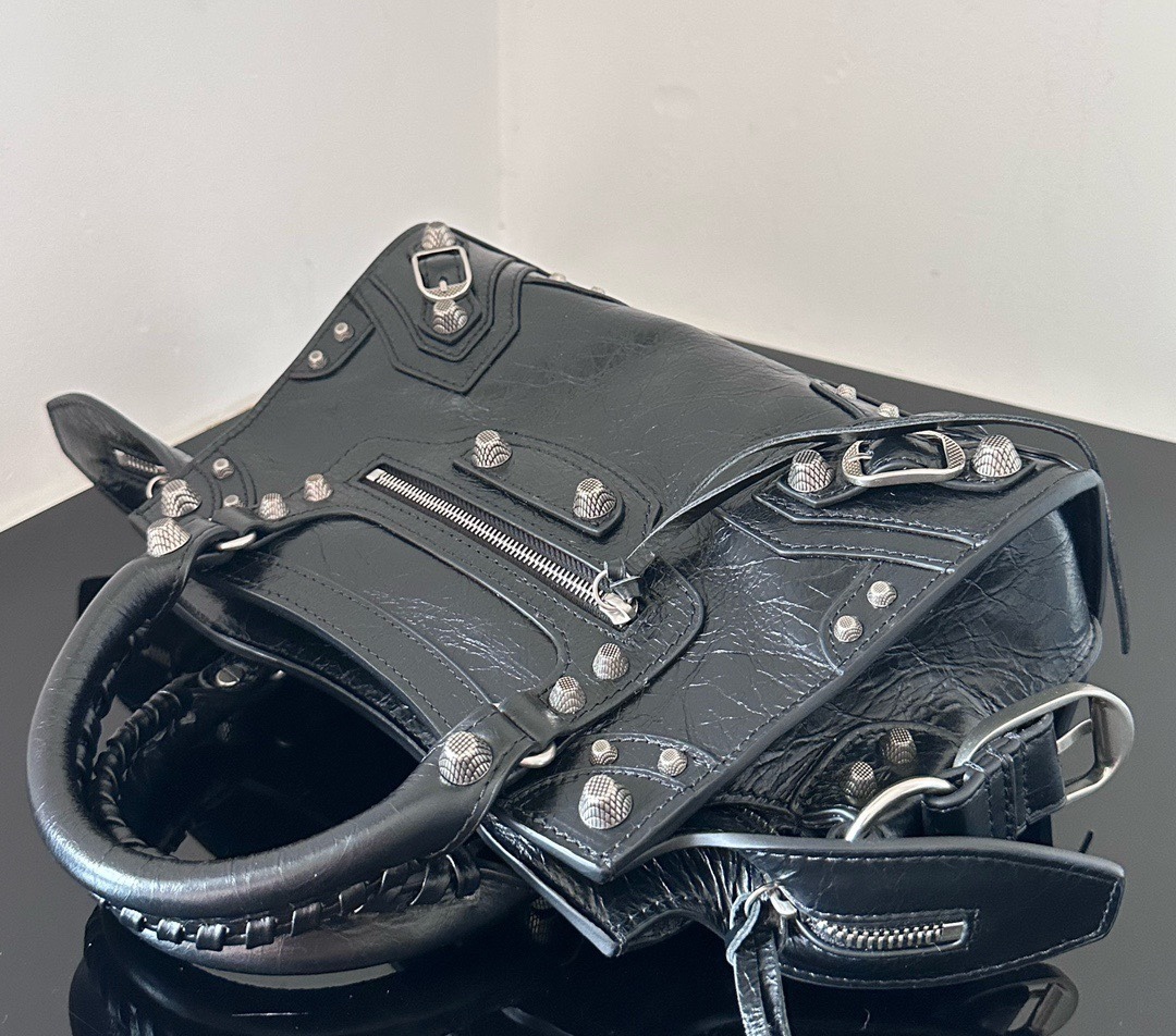 バレンシアガ「Balenciaga」モーターサイクルバッグ