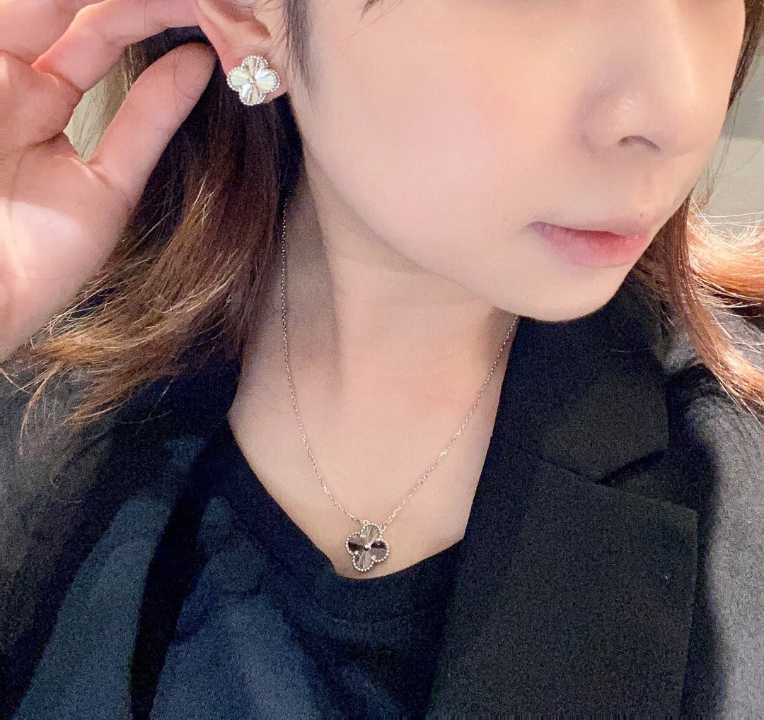 ヴァン クリーフ＆アーペル「Van Cleef & Arpels」ペンダントネックレス