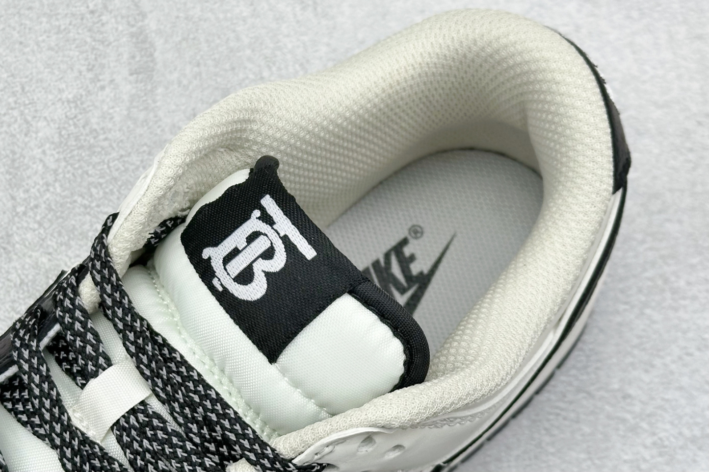 「コラボモデル」Burberry x NikeSB Dunk Low XC （Nike × BURBERRY Collaboration Nike SB Dunk Low XC）