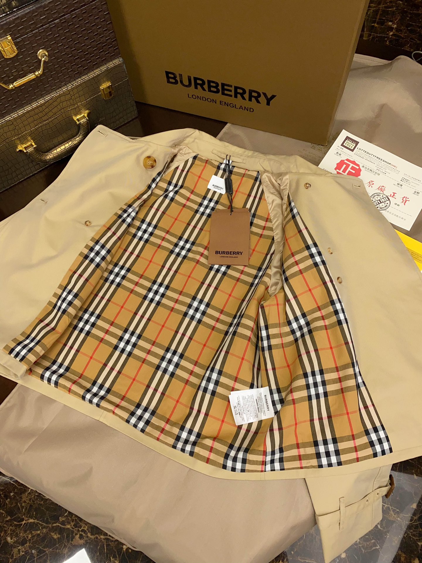 バーバリー「Burberry」 Stand Collar Cotton Gabardine Short Trench Coat