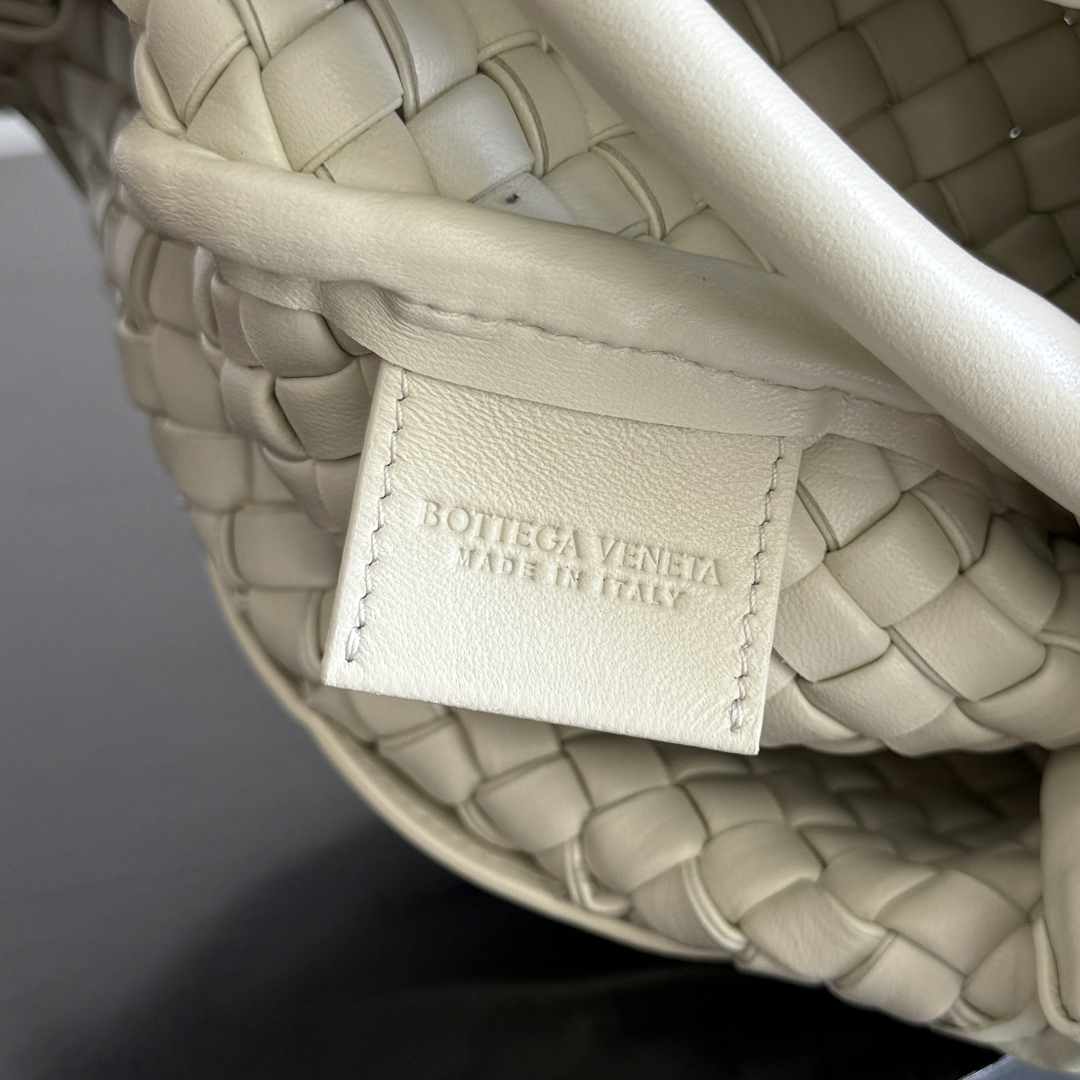ボッテガ・ヴェネタ「Bottega Veneta」Mini Cobble げバッグ