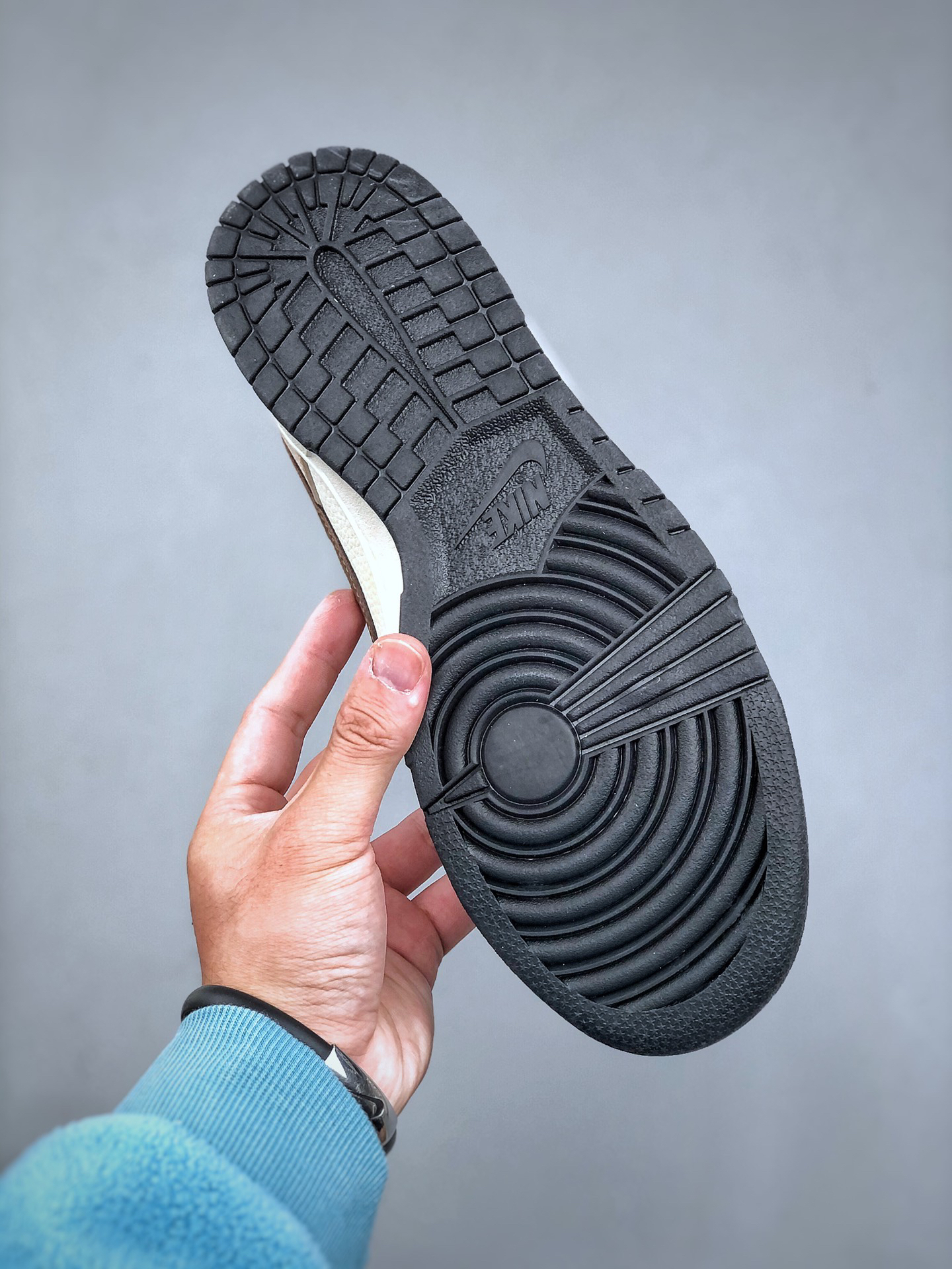 「コラボモデル」Burberry x NikeCOLLAB MIDNIGHT STAR