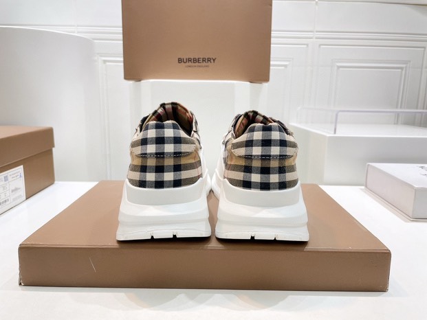 バーバリー［Burberry］スニーカーCheck-Trimmed革