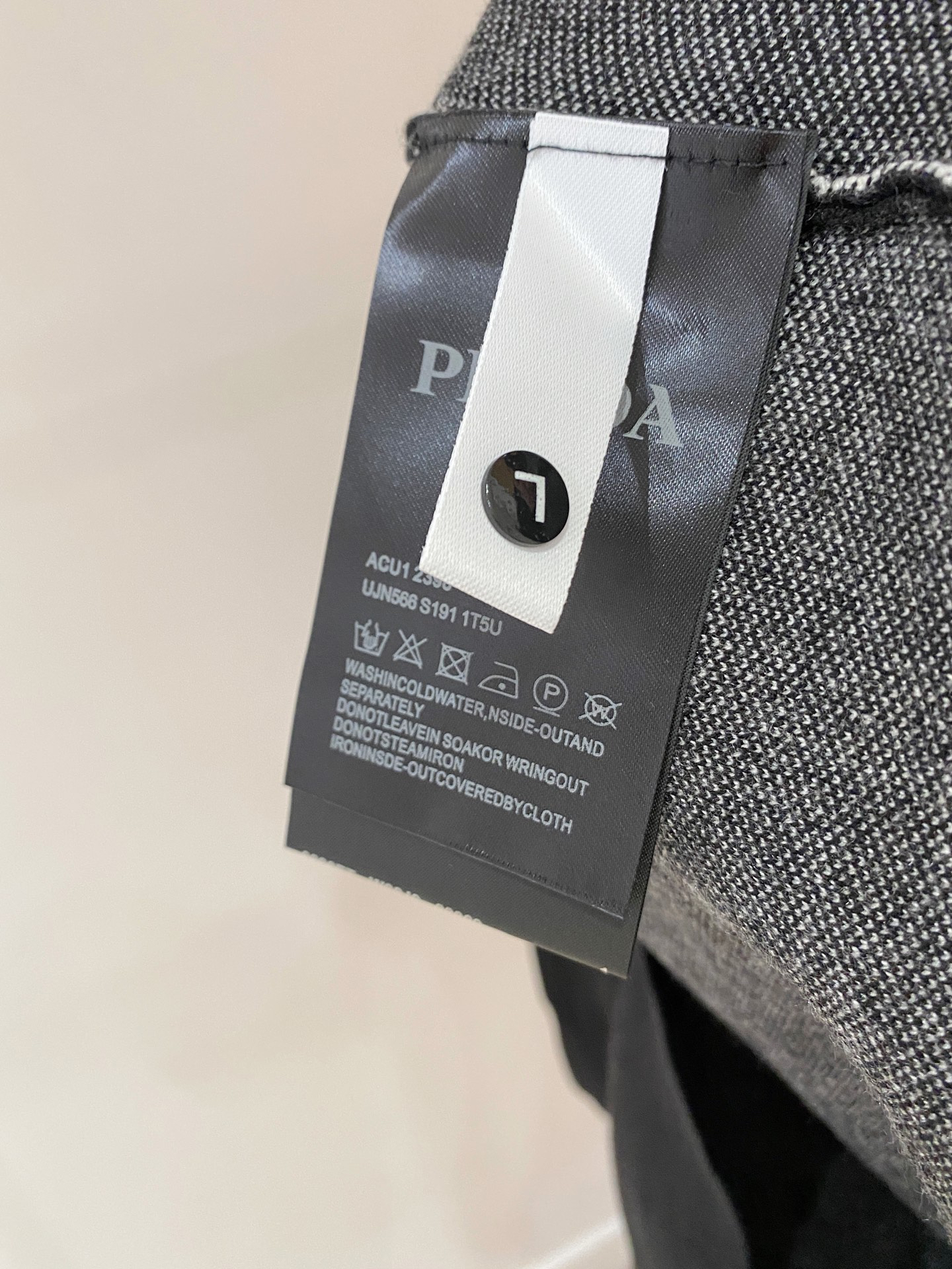 プラダ「Prada」25SS 新作 ニットセーター