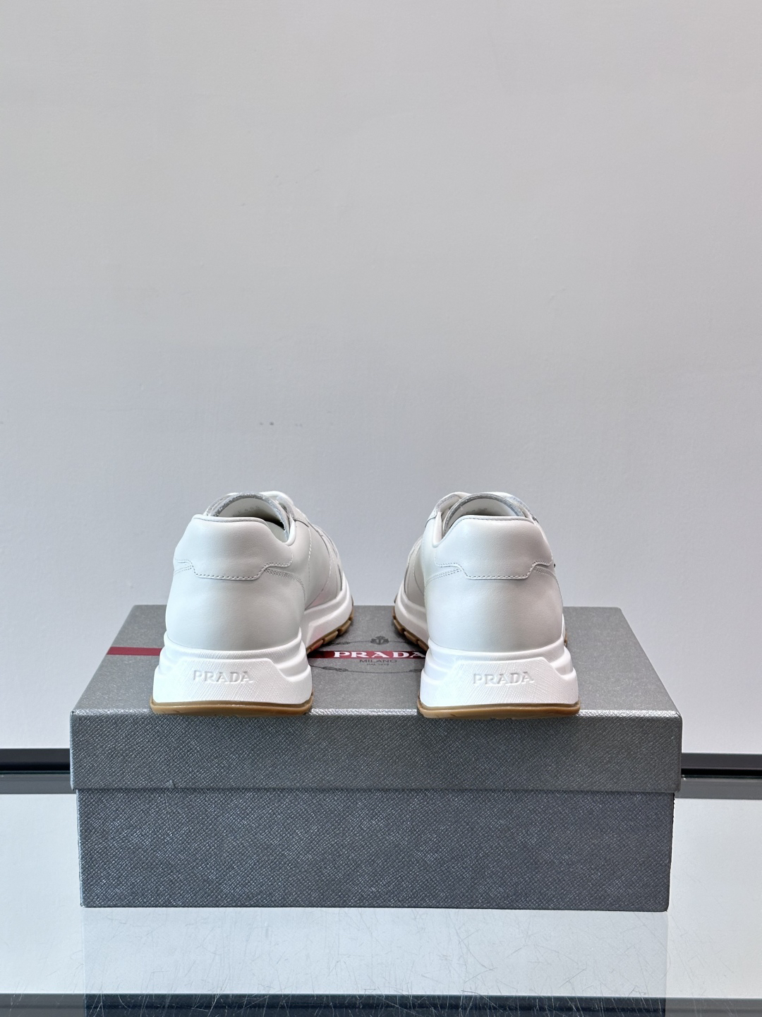 プラダ「Prada」メンズ スポーツ スニーカー