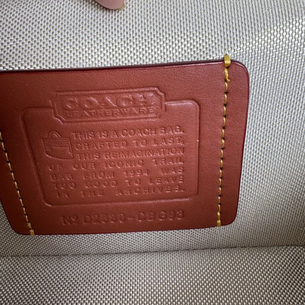 コーチ「Coach」トレイル ハンドバッグ シルエット