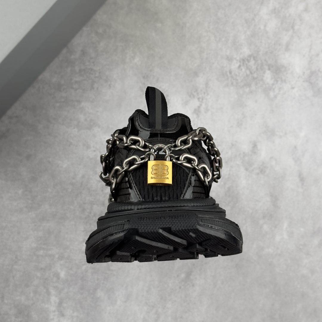 バレンシアガ「Balenciaga」Antom 3XLスニーカー