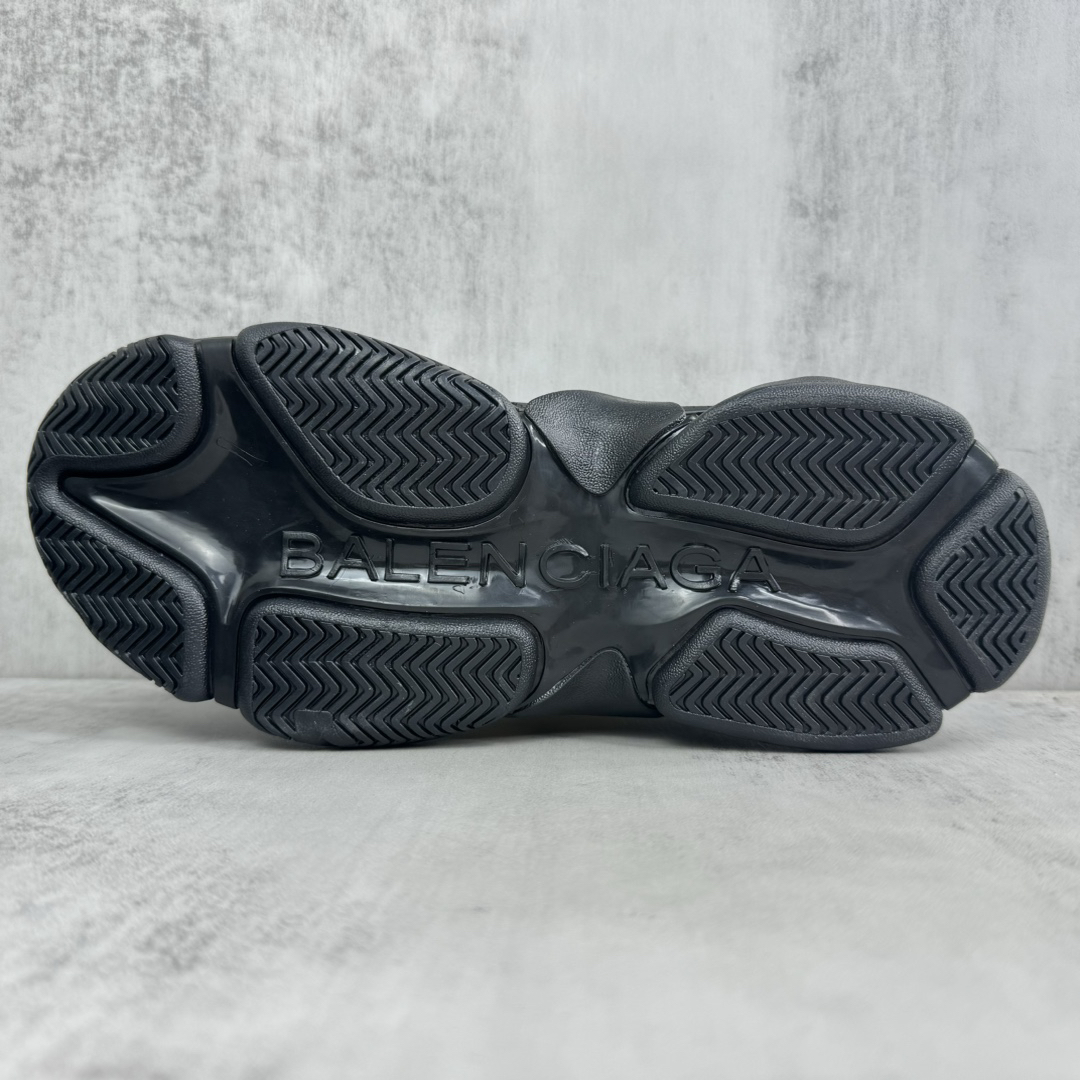 バレンシアガ「Balenciaga」トリプルs不良スニーカー