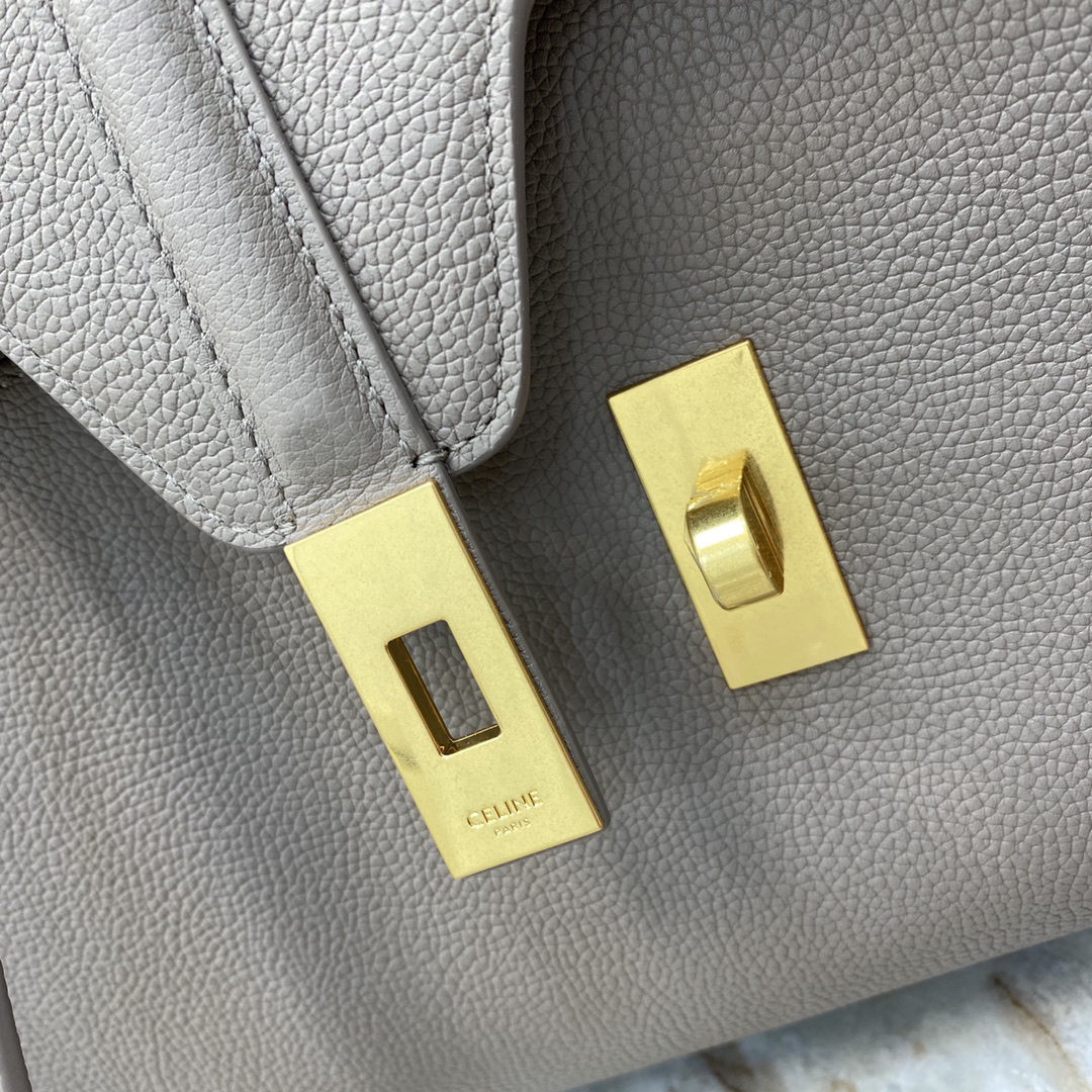 セリーヌ「Celine」SOFT 16 レザー ショルダーバッグ