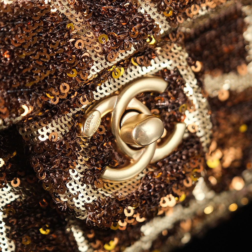 シャネル「Chanel」25P ブレイジングラメ — 爆発的な輝きで魅せる高密度ラメの圧倒的グラマー