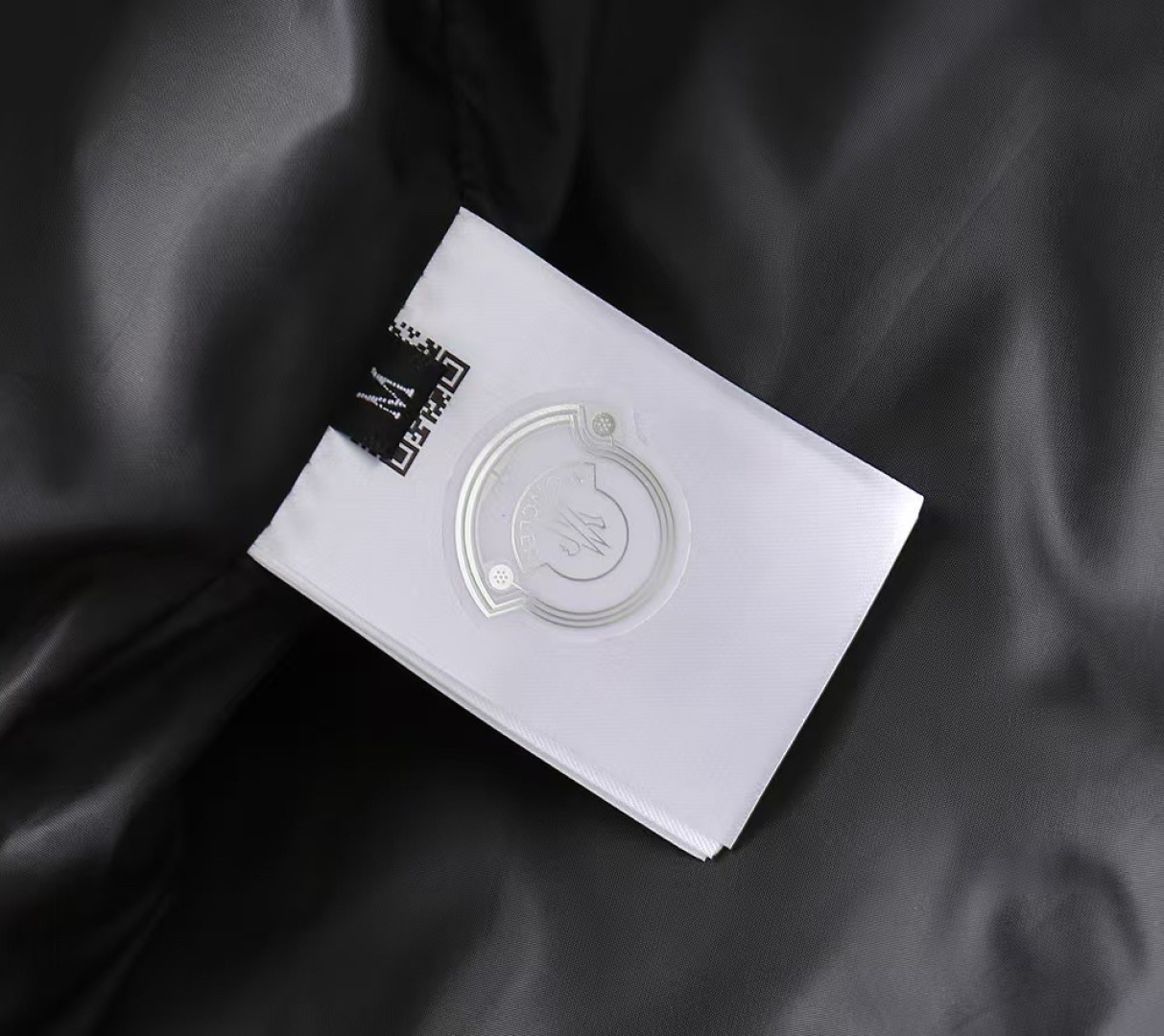 モンクレール「Moncler」カラーブロック ダウンジャケット