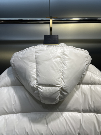 モンクレール「Moncler」Maya ダウンジャケット