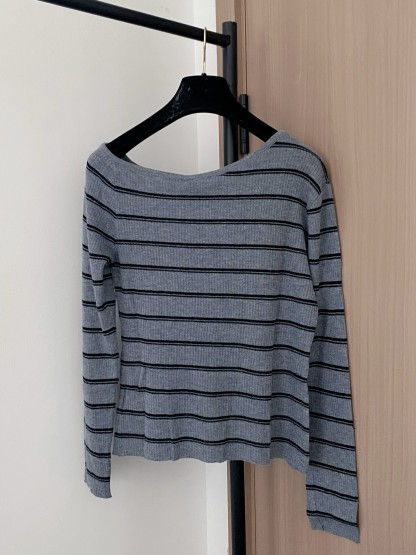 シャネル「Chanel」ロゴ ボタン ニット セーター