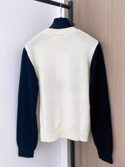 シャネル「Chanel」ロゴ ボタン ニット セーター