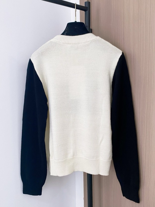 シャネル「Chanel」ロゴ ボタン ニット セーター