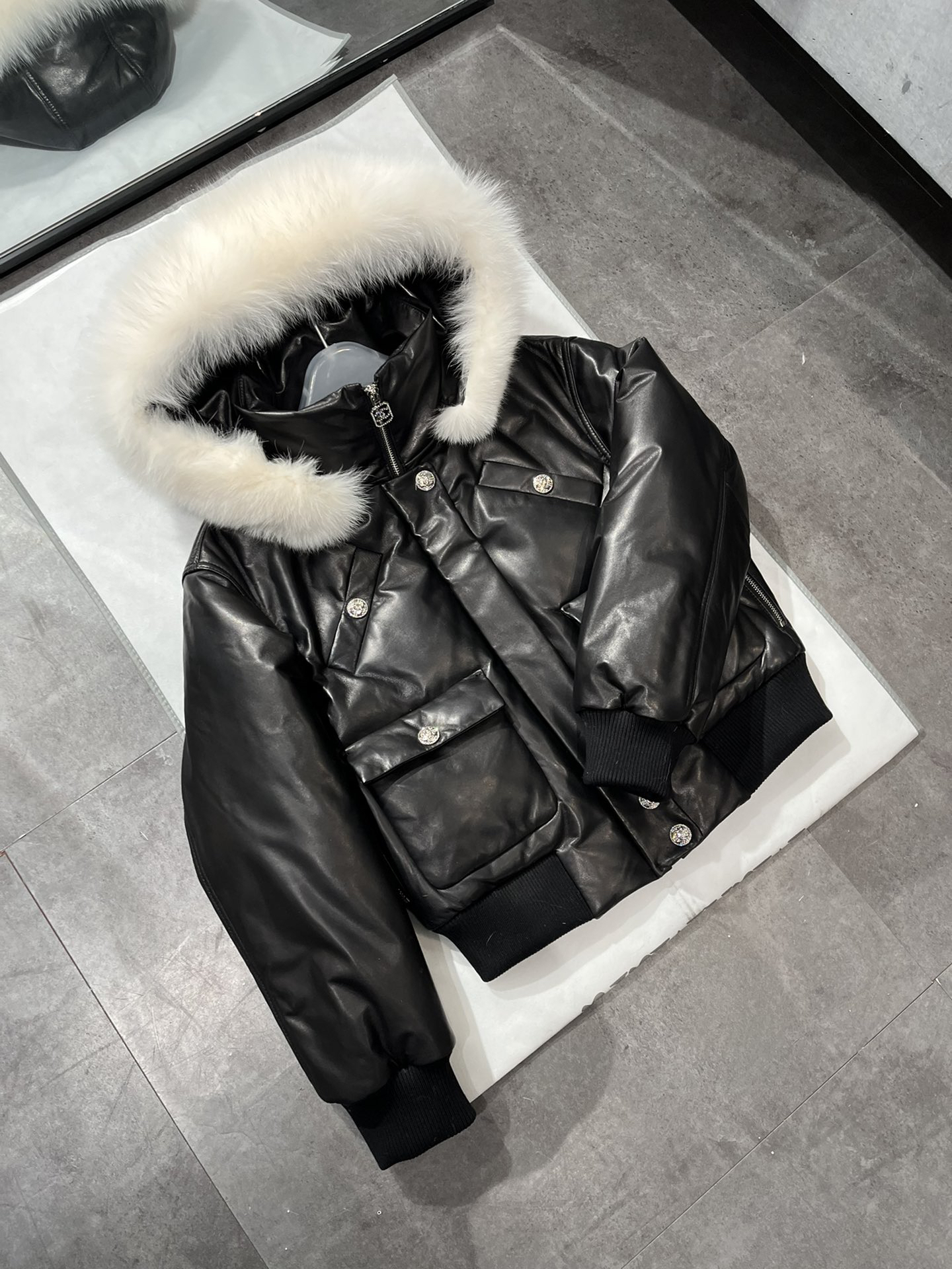 シャネル「Chanel」Coco Neige スキー ダウンジャケット