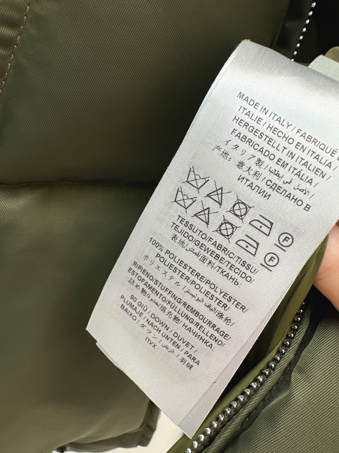 グッチ「Gucci」オリーブ ダウンジャケット