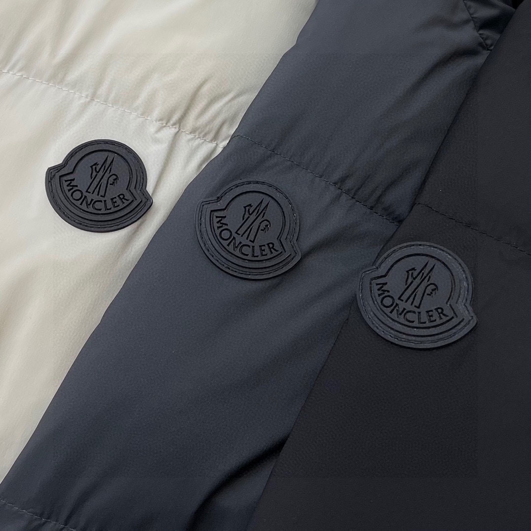 モンクレール「Moncler」パッチワーク フード付きダウンジャケット